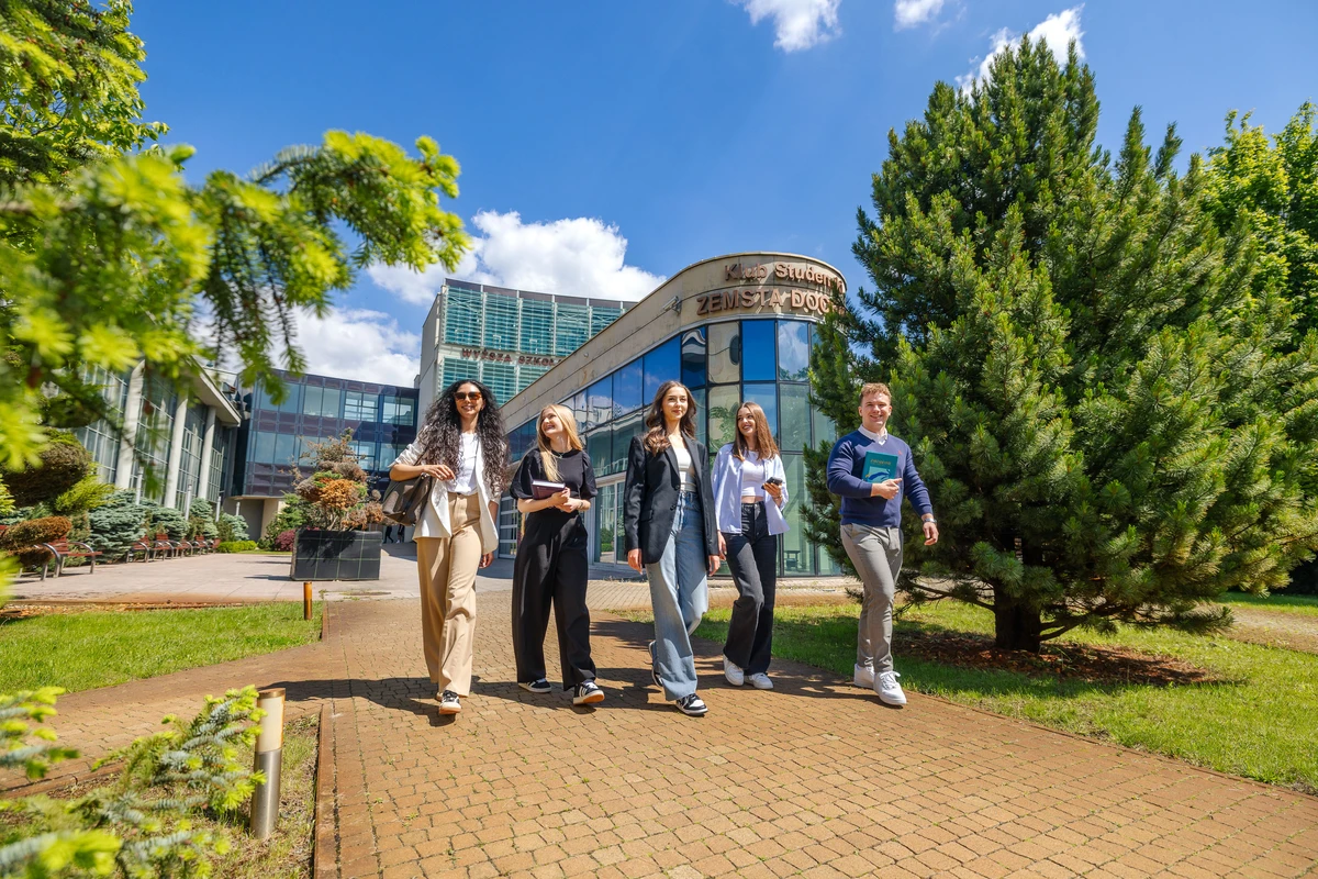 WSPiA Rzeszowska Szkoła Wyższa 10